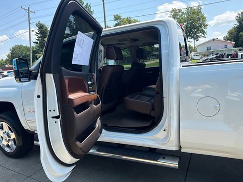 Used 2015 Chevrolet Silverado 2500 High Country w/ Duramax Plus Package AWD/4WD image 12