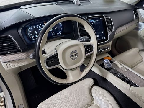 Used 2022 Volvo XC90 T8 Inscription w/ Advanced Package AWD/4WD image 14