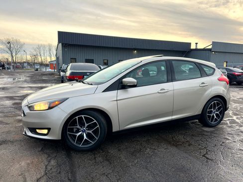 Used 2017 Ford Focus SEL w/ Cold Weather Package image 4