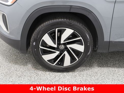 Used 2024 Volkswagen Atlas SE image 11