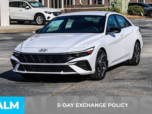 Used 2025 Hyundai Elantra Sport FWD image 3