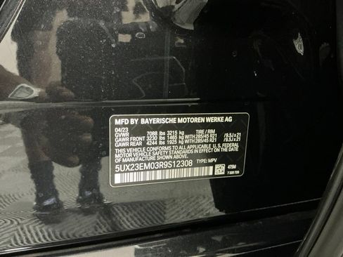 Certified 2024 BMW X7 xDrive40i w/ M Sport Package AWD/4WD image 39