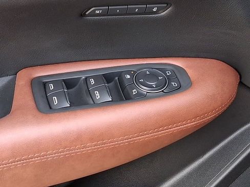 Used 2025 Cadillac XT5 Premium Luxury w/ Technology Package image 17