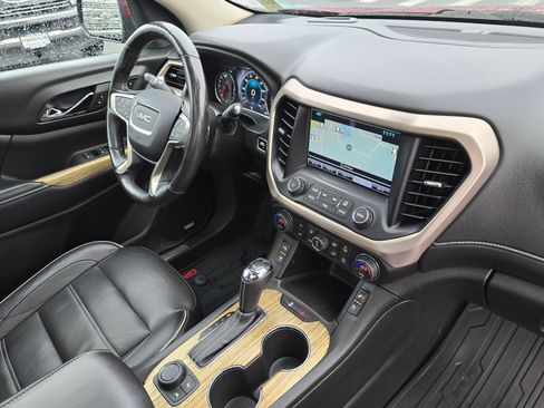 Used 2018 GMC Acadia Denali image 33