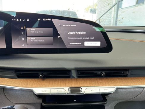 Used 2024 Lucid Air Touring image 8