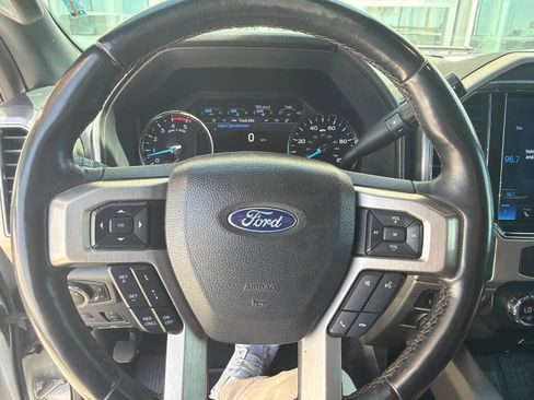 Used 2022 Ford F250 Platinum w/ FX4 Off-Road Package AWD/4WD image 12
