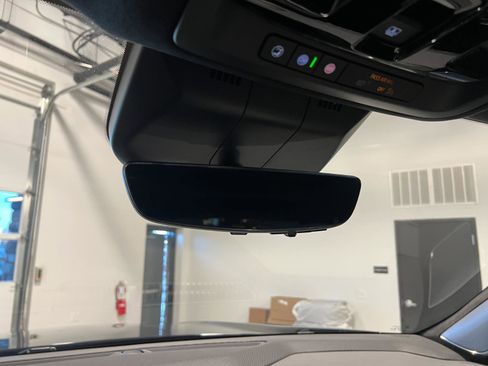 Used 2026 Cadillac Escalade V w/ LPO, ONYX Package image 24