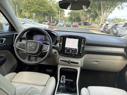 Certified 2023 Volvo XC40 B5 Plus AWD/4WD image 30