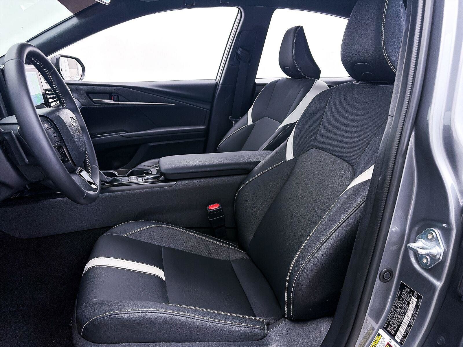 Used 2026 Toyota Camry SE w/ Convenience Package FWD image 18