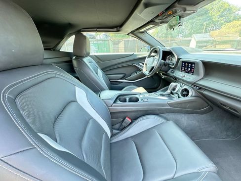 Used 2023 Chevrolet Camaro LT RWD image 31