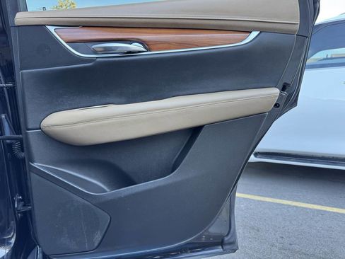 Used 2018 Cadillac XT5 Platinum w/ Driver Assist Package image 34