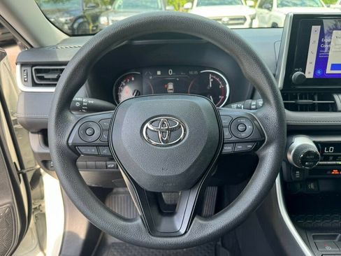 Used 2025 Toyota RAV4 XLE w/ Convenience Package FWD image 5