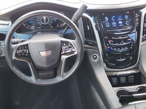 Used 2020 Cadillac Escalade ESV Platinum AWD/4WD image 27