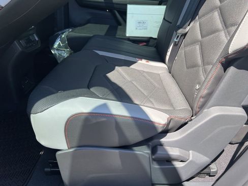 New 2026 Volkswagen Atlas Peak Edition image 17