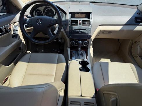 Used 2009 Mercedes-Benz C 300 Sedan image 11