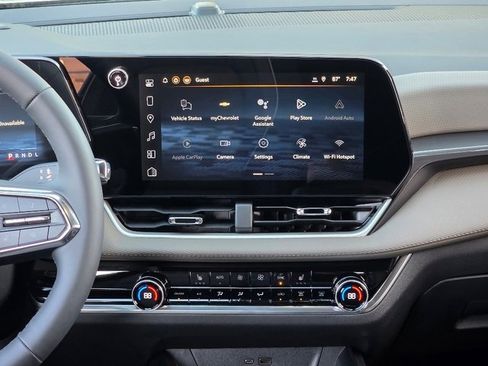 New 2026 Chevrolet Equinox LT w/ Convenience Package II image 3