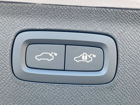 New 2026 Volvo XC90 B6 Plus image 13