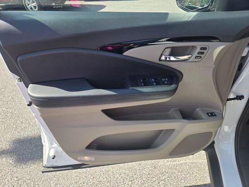 Used 2022 Honda Pilot Elite image 23