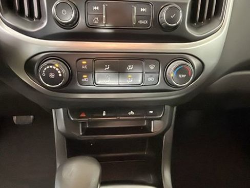 Used 2022 Chevrolet Colorado LT RWD image 22