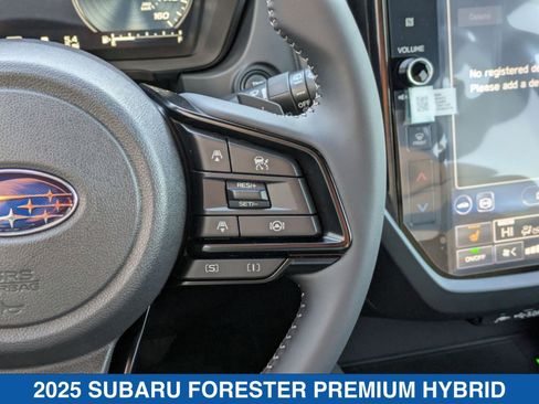 Certified 2025 Subaru Forester Premium image 17
