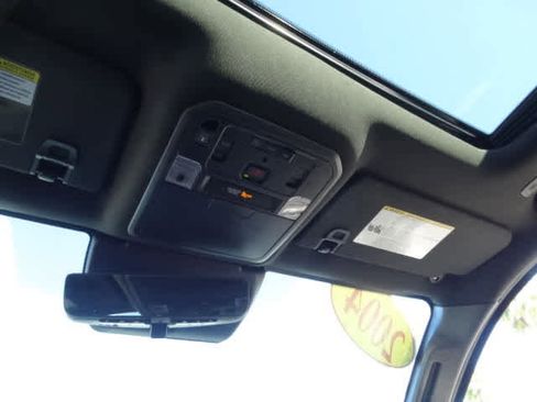 Used 2024 Toyota Tacoma TRD Off-Road image 36