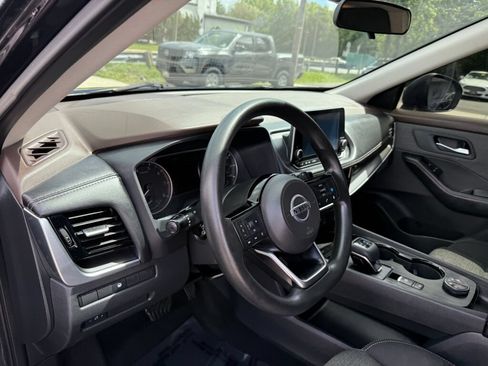 Used 2021 Nissan Rogue SV AWD/4WD image 11