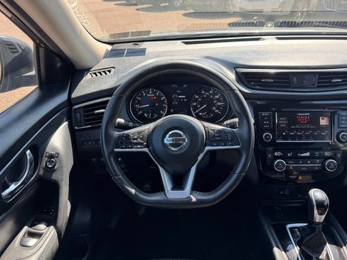 Used 2019 Nissan Rogue SV AWD/4WD image 10