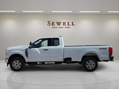 New 2026 Ford F250 XLT w/ FX4 Off-Road Package AWD/4WD image 2