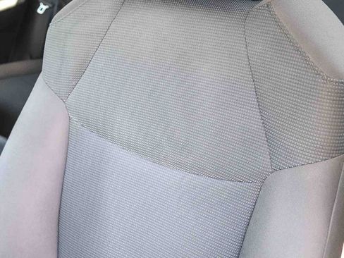 Used 2021 Toyota RAV4 LE FWD image 24