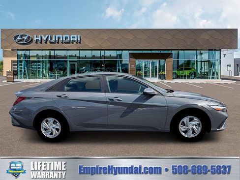 New 2026 Hyundai Elantra SE FWD image 9