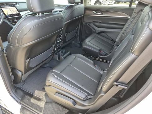 New 2025 Jeep Grand Cherokee L Limited image 18