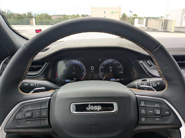 New 2026 Jeep Grand Cherokee Limited AWD/4WD image 32