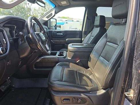 Used 2022 GMC Sierra 3500 Denali AWD/4WD image 7