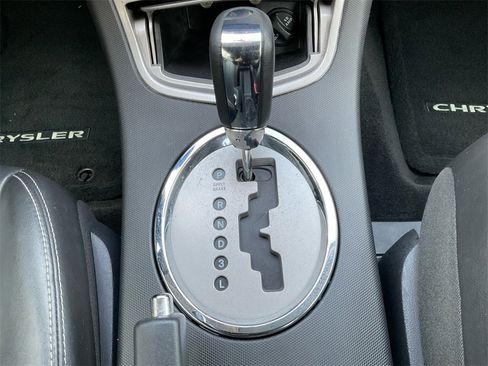 Used 2010 Chrysler Sebring Touring w/ Special Touring Group image 32