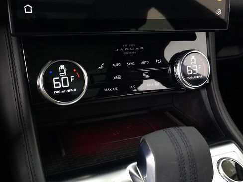 Certified 2022 Jaguar F-PACE S image 29