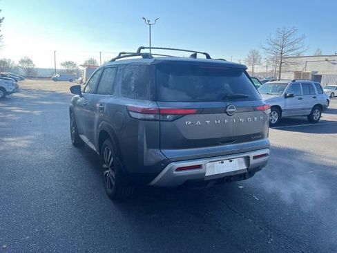 Used 2025 Nissan Pathfinder Platinum image 7