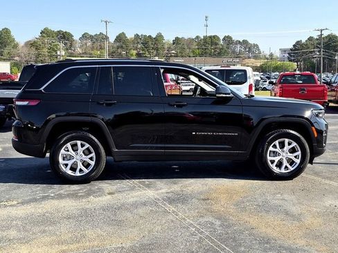 Used 2022 Jeep Grand Cherokee Limited image 2