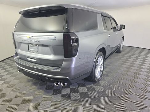 Used 2022 Chevrolet Suburban High Country AWD/4WD image 5