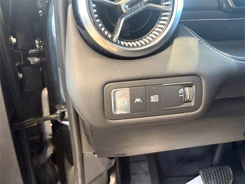 Used 2025 Chevrolet Blazer EV LT image 19