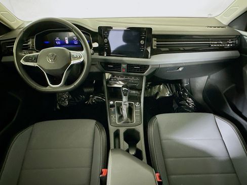 Used 2025 Volkswagen Jetta SE image 27