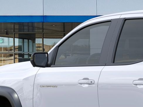 New 2026 Chevrolet Colorado ZR2 w/ Technology Package AWD/4WD image 13