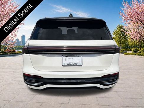Used 2024 Lincoln Nautilus Reserve w/ Equipment Group 202A AWD/4WD image 5