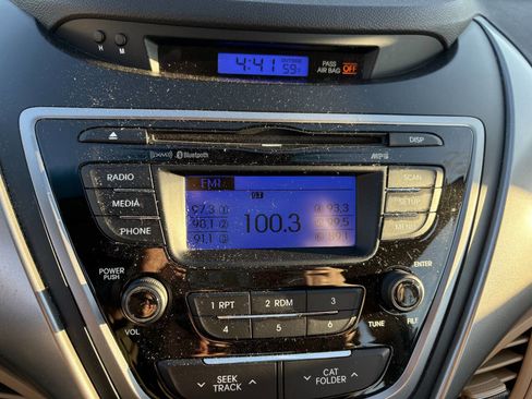 Used 2013 Hyundai Elantra GLS w/ Preferred Pkg image 21