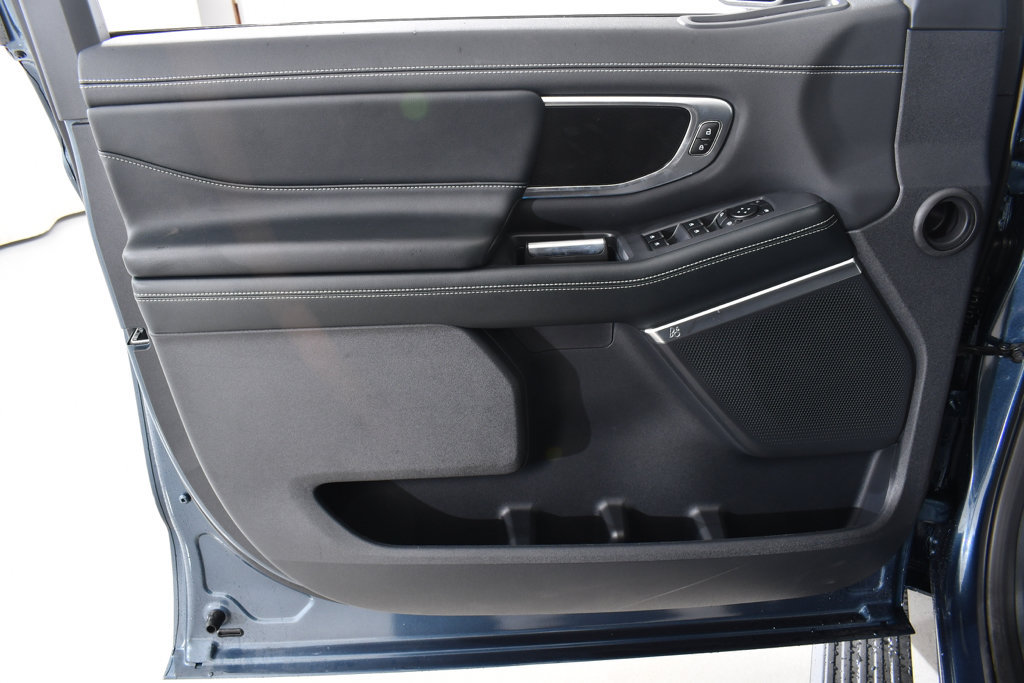 New 2027 Ford Expedition Platinum w/ Stealth Performance Package AWD/4WD image 25