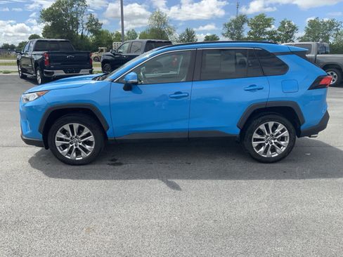 Used 2021 Toyota RAV4 XLE Premium FWD image 5