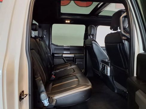 Used 2018 Ford F150 Platinum w/ Equipment Group 701A Luxury image 9