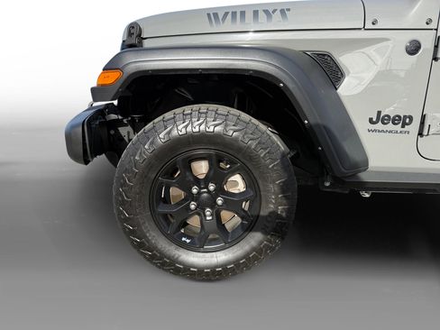 Used 2021 Jeep Wrangler Sport image 9