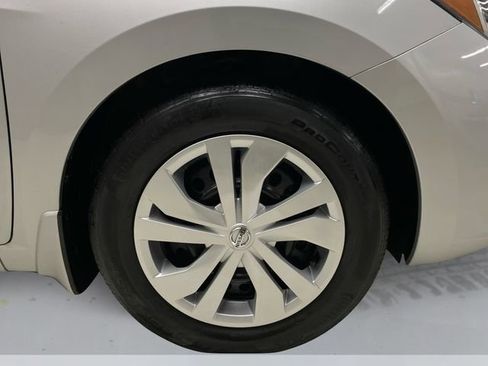 Used 2022 Nissan Versa S image 15