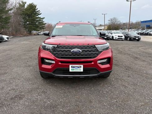 Used 2022 Ford Explorer XLT w/ Equipment Group 202A image 8