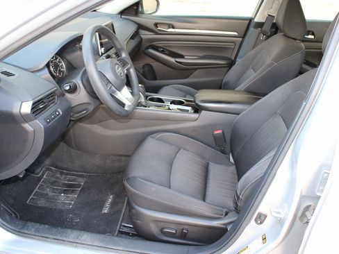 Used 2021 Nissan Altima 2.5 SV image 15